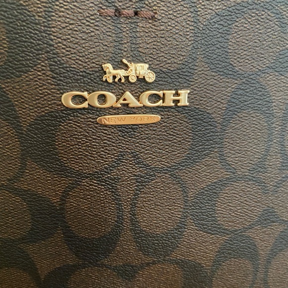 Coach purse - Picture 5 of 8